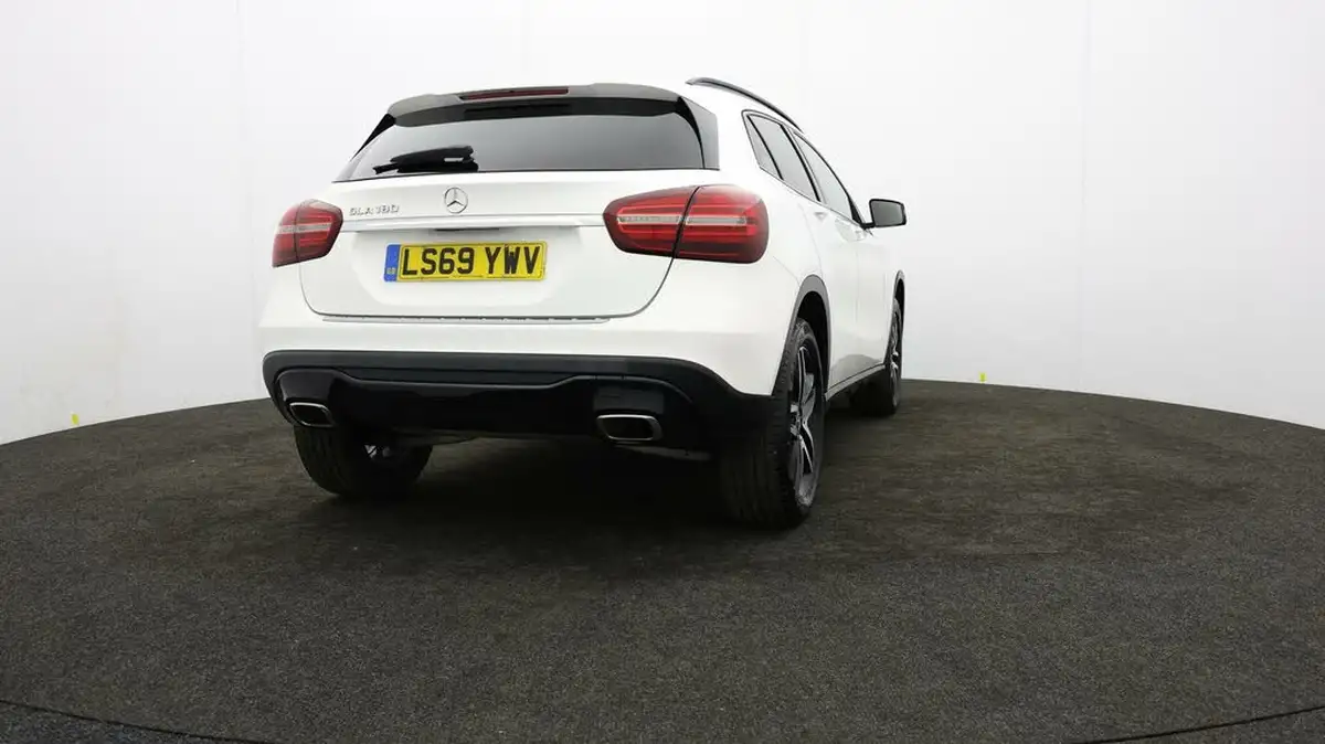 2019-mercedes-benz-gla-class-16-gla-180-urban-edition-7g-dct-big-75
