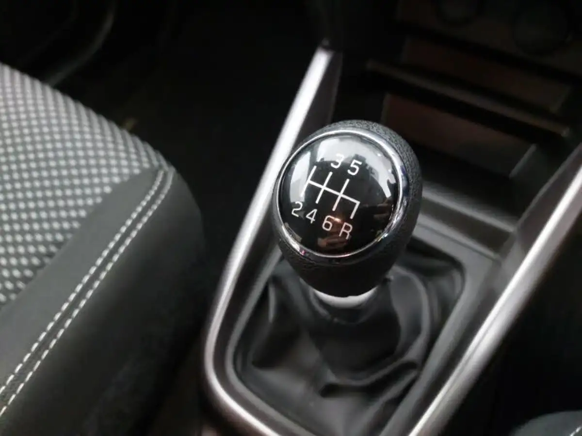 2022-suzuki-vitara-14-boosterjet-sz-t-big-17