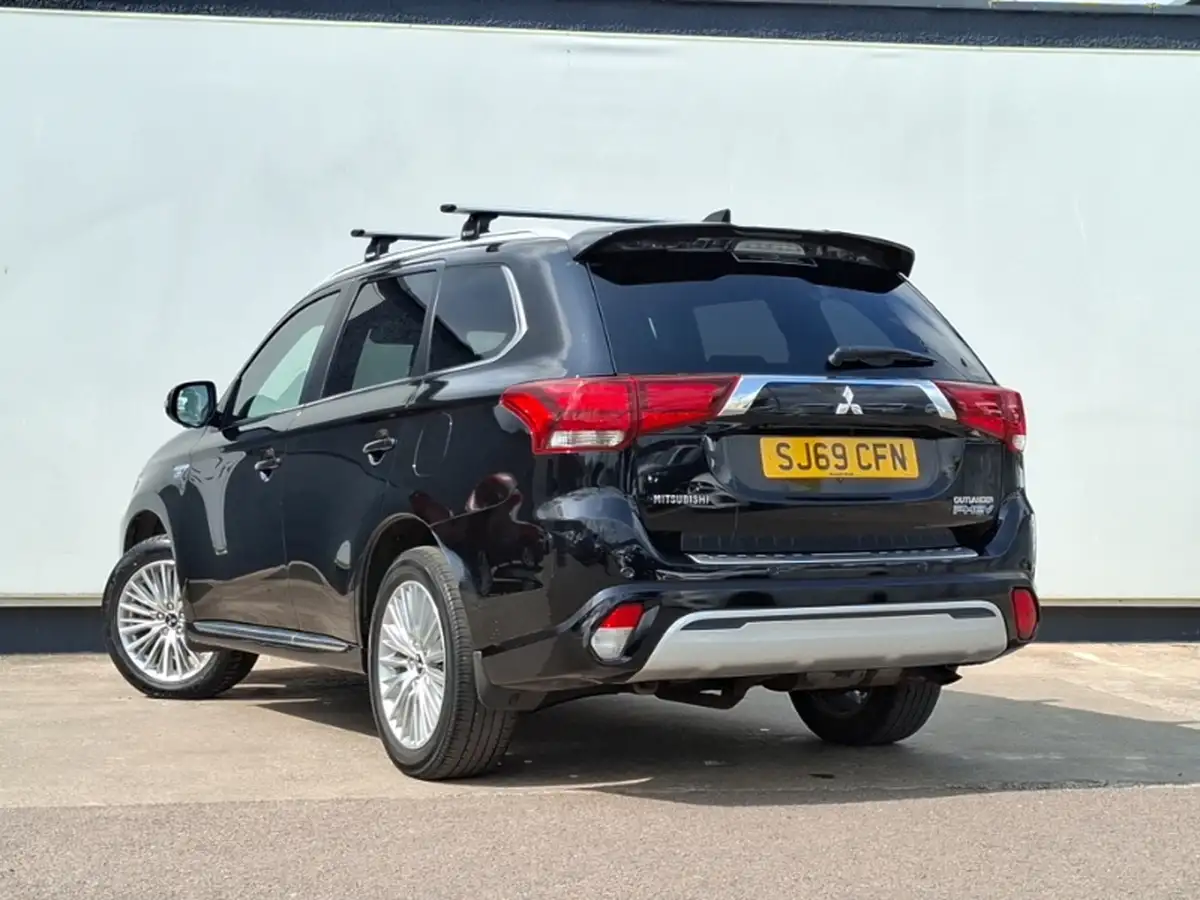 2020-jaguar-e-pace-20-i4d-chequered-flag-150ps-big-1