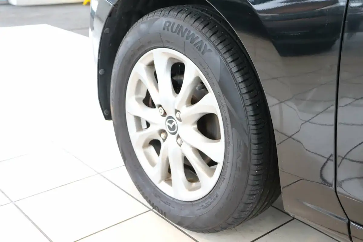 2019-mazda-mazda2-15-se-big-78