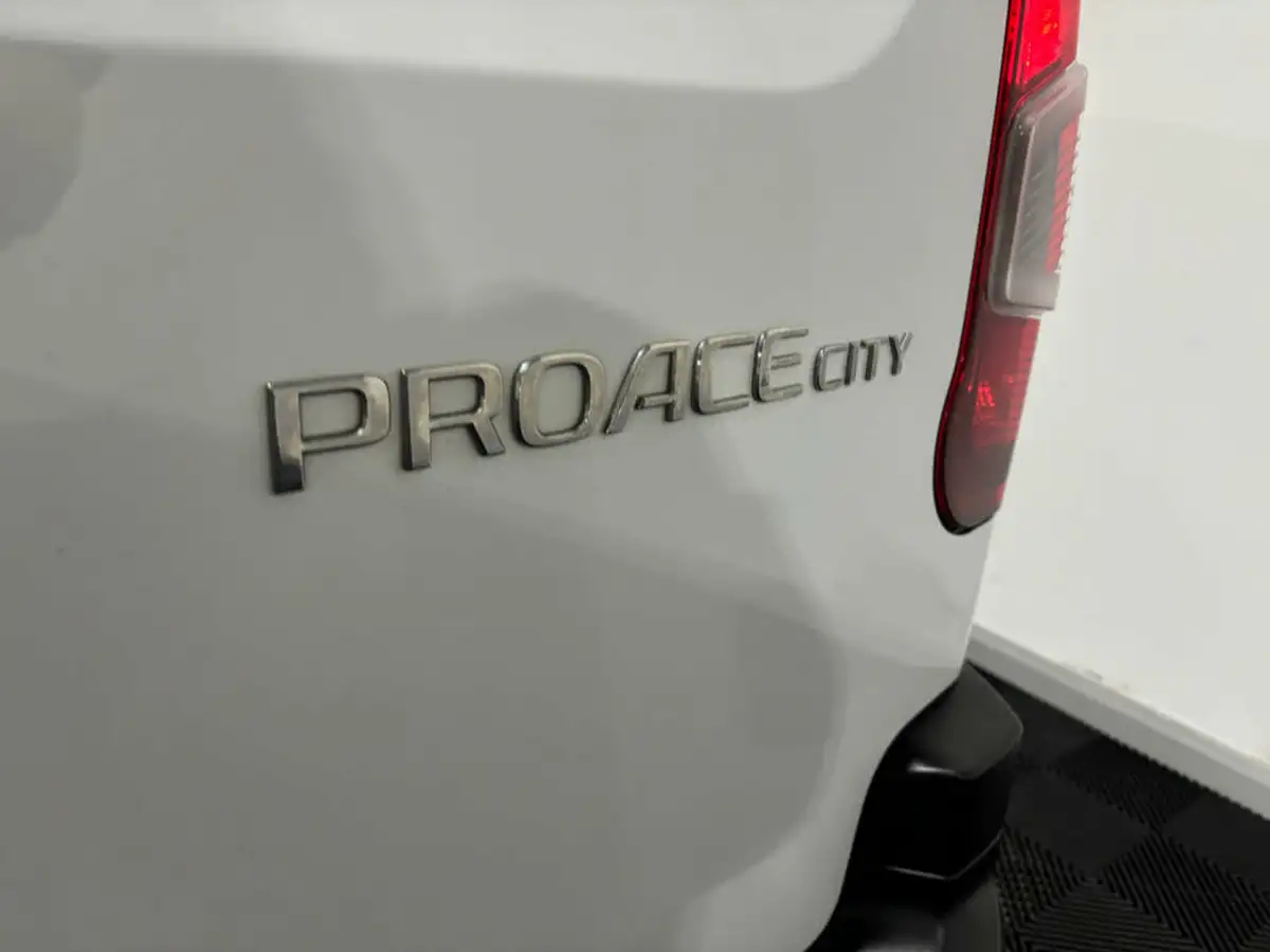 2023-toyota-proace-city-15d-icon-l1-big-34