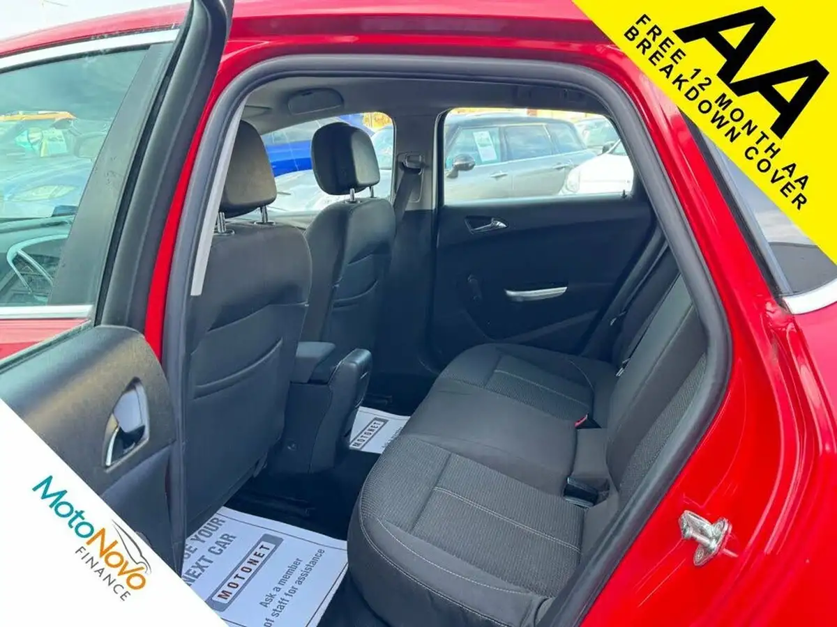 2012-vauxhall-astra-16-sri-vvt-16v-115ps-hatchback-5d-big-11