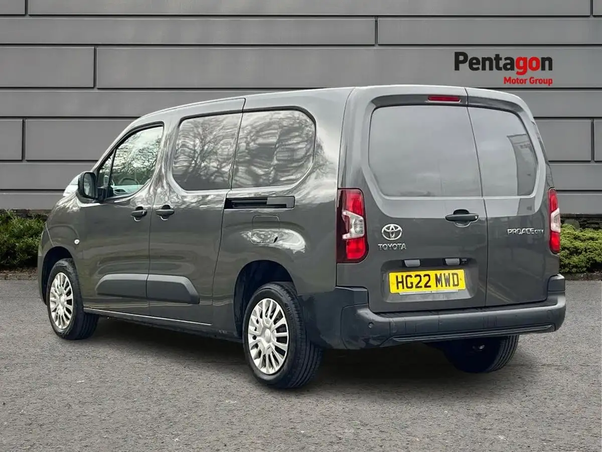 2022-toyota-proace-city-15d-icon-l2-big-1