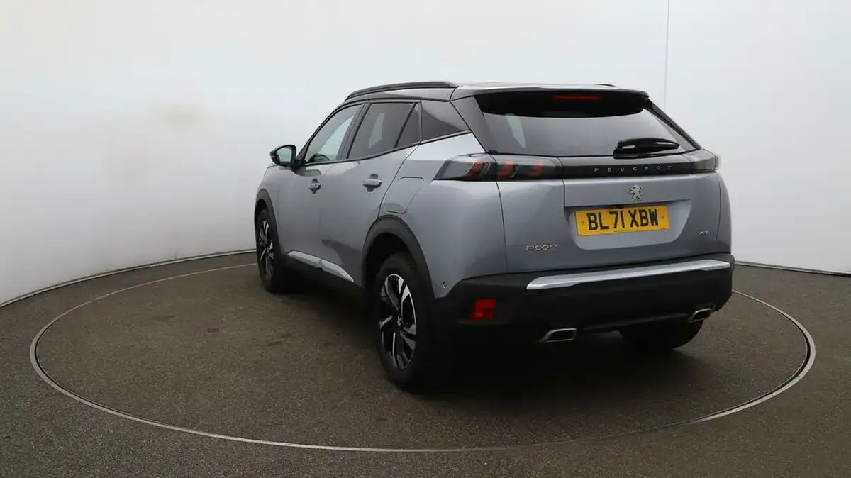2022-peugeot-2008-suv-12-puretech-gt-big-54