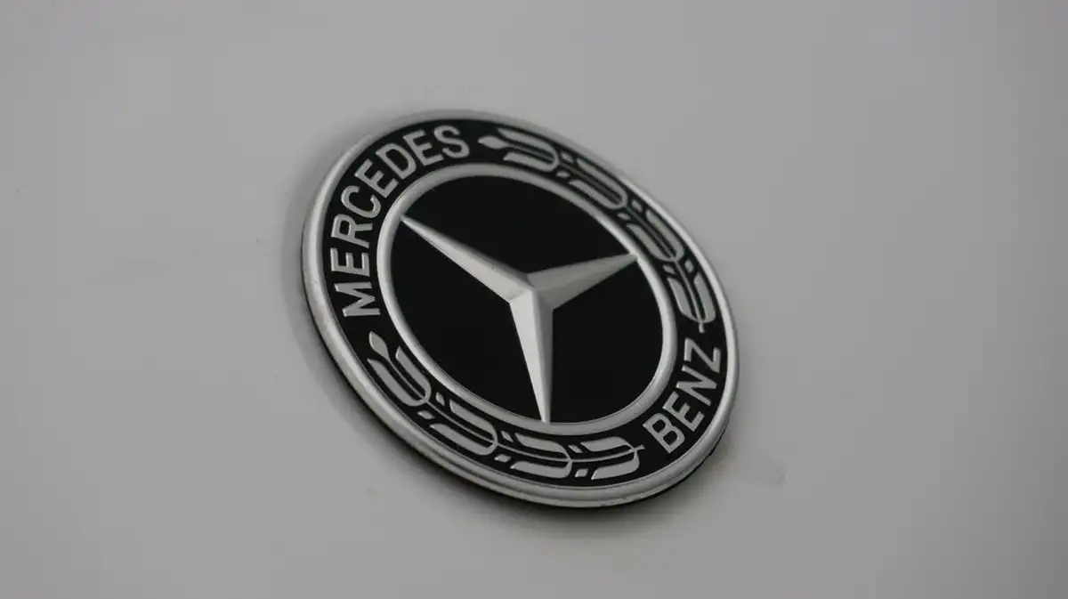 2020-mercedes-benz-cla-13-cla-180-amg-line-premium-plus-coupe-4d-big-23