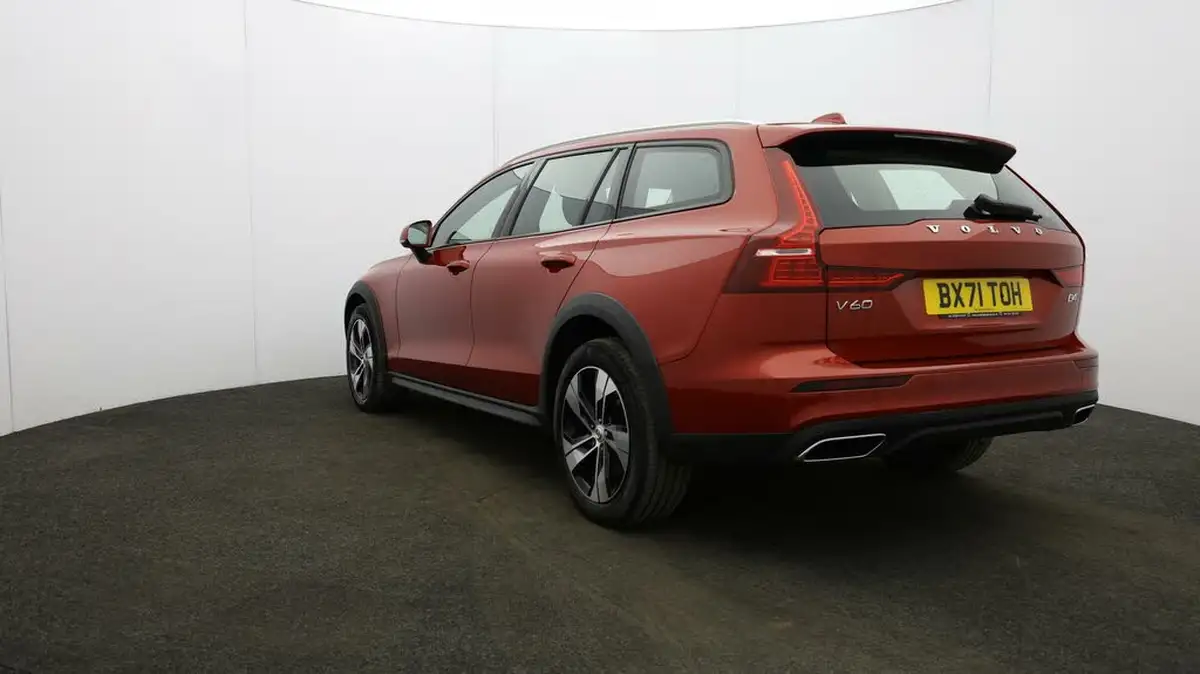 2021-volvo-v60-20td-b4-cross-country-big-38