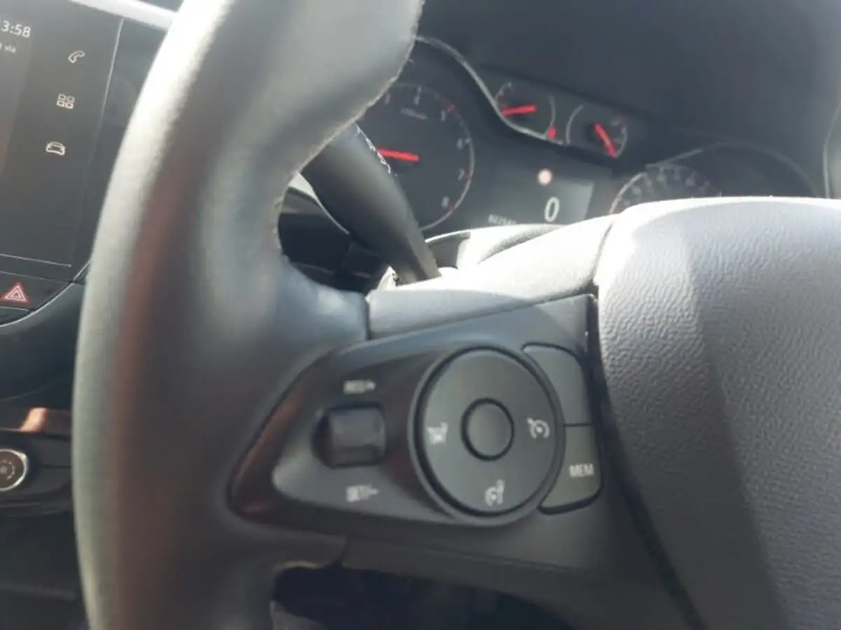 2022-vauxhall-corsa-12-turbo-se-edition-big-16