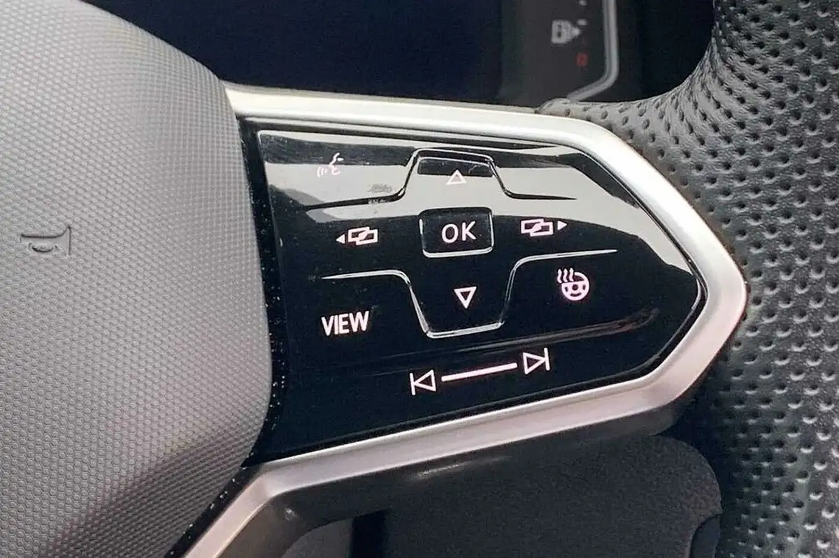 2023-volkswagen-tiguan-15-tsi-r-line-edition-big-14
