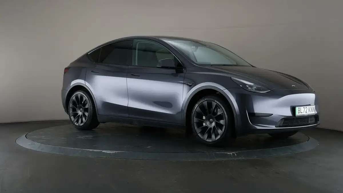 2022-tesla-model-y-e-rwd-big-46