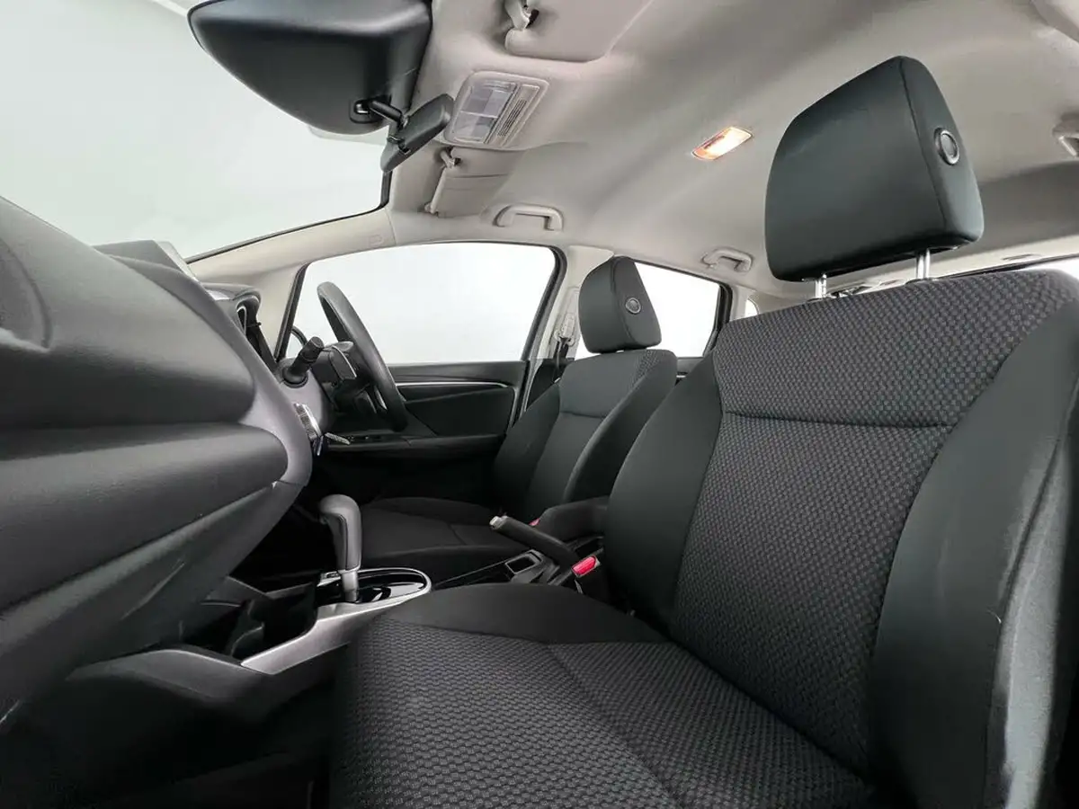 2019-honda-jazz-13-i-vtec-se-navi-cvt-big-10