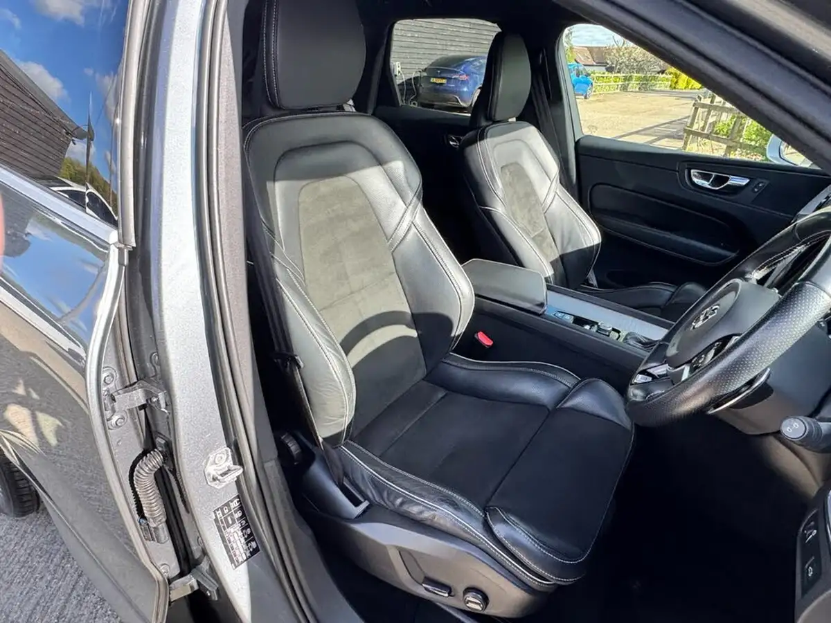 2018-volvo-xc60-20td-d4-r-design-4x4-geartronic-big-1