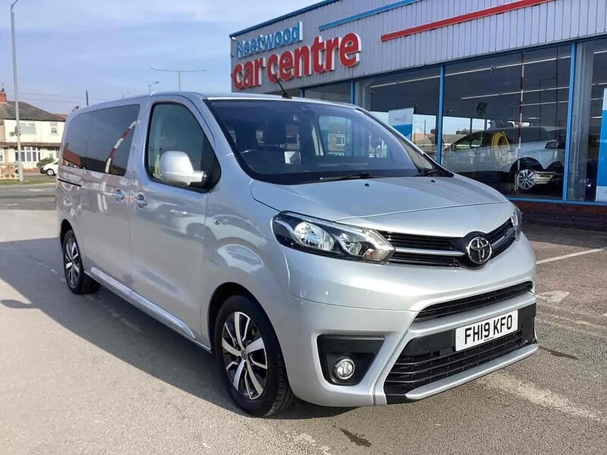2019-toyota-proace-verso-20d-family-150ps-l1ss-big-0