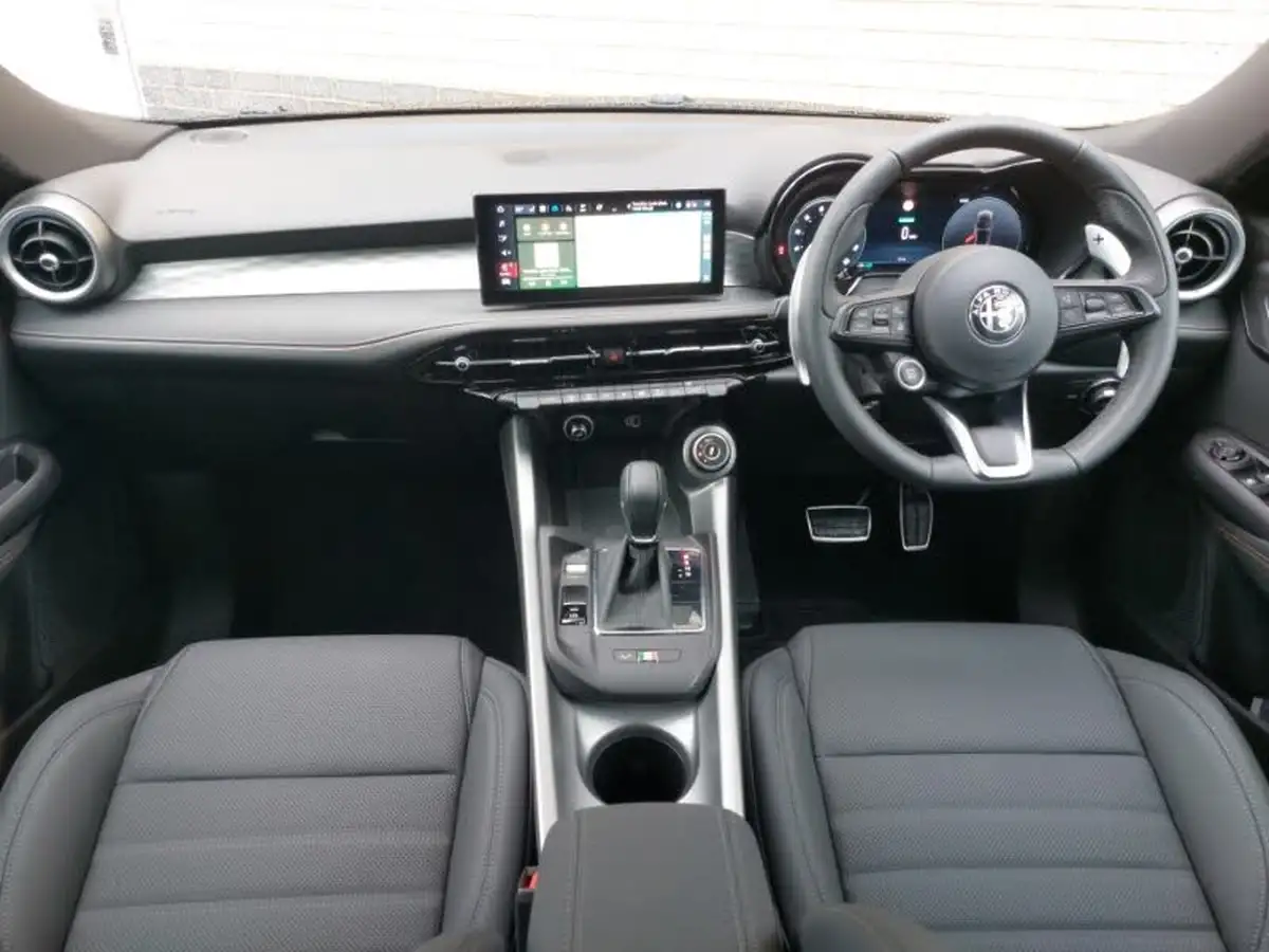 2025-alfa-romeo-tonale-15-veloce-big-2