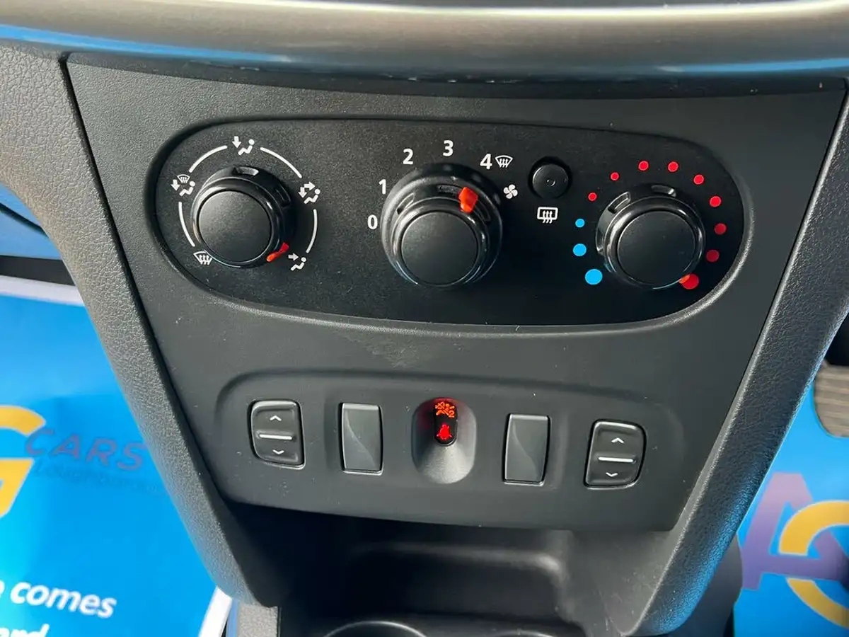 2015-dacia-sandero-stepway-09-ambiance-big-22