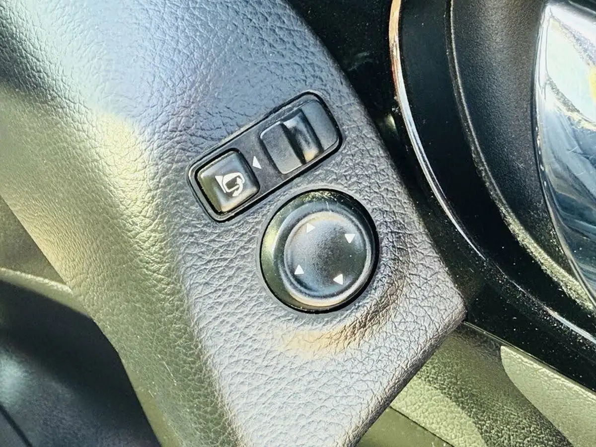 2015-nissan-qashqai-15dci-n-tec-big-20