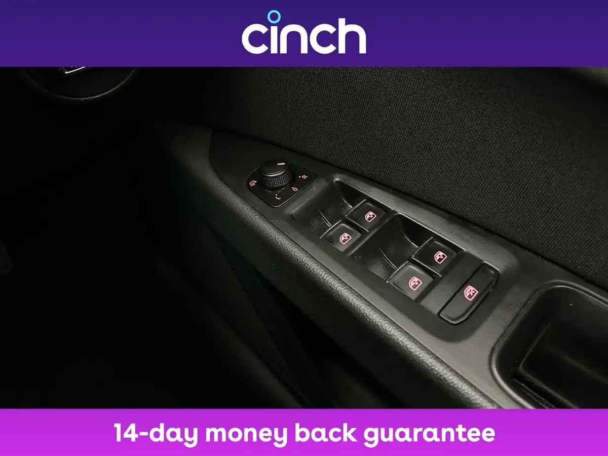 2019-seat-leon-20-tsi-fr-hatchback-big-21