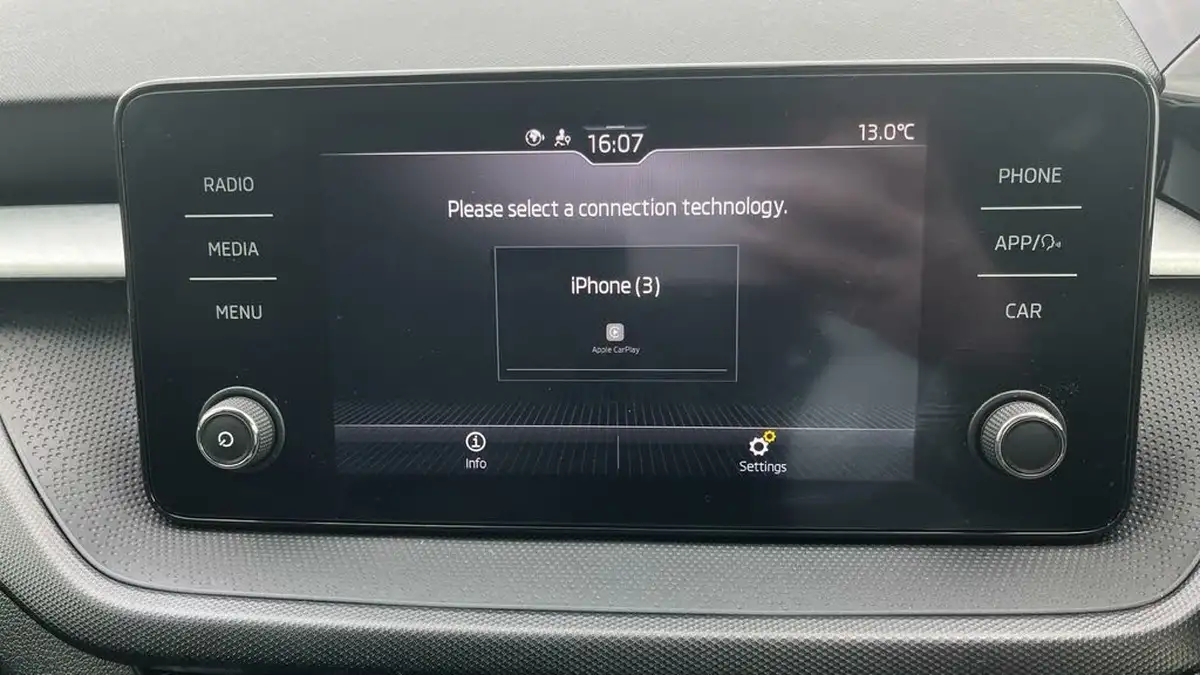2022-skoda-fabia-10-tsi-colour-edition-109ps-dsg-big-34
