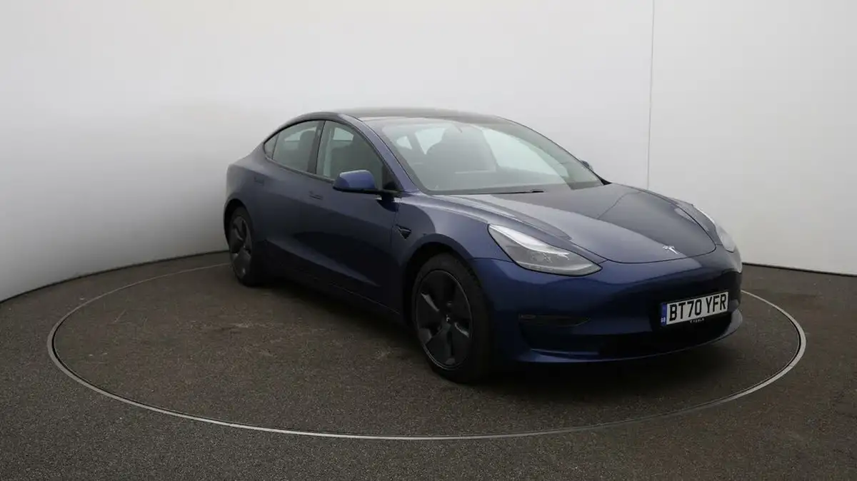 2020-tesla-model-3-e-long-range-big-35