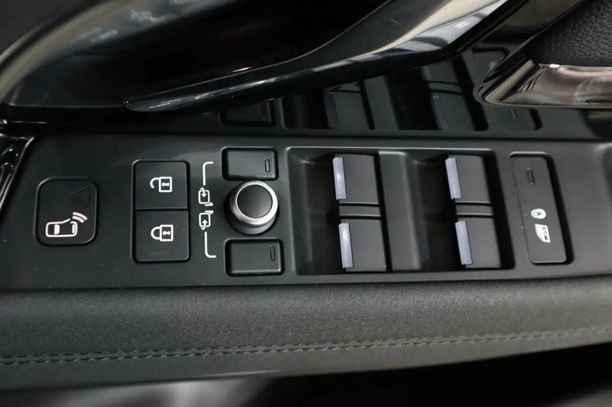 2021-land-rover-range-rover-evoque-20-d165-r-dynamic-se-big-19