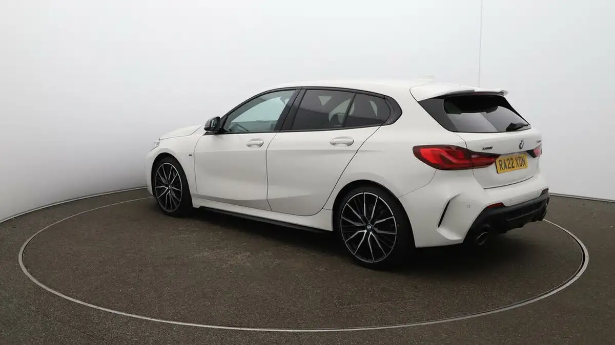 2022-bmw-1-series-20-m135i-xdrive-big-5