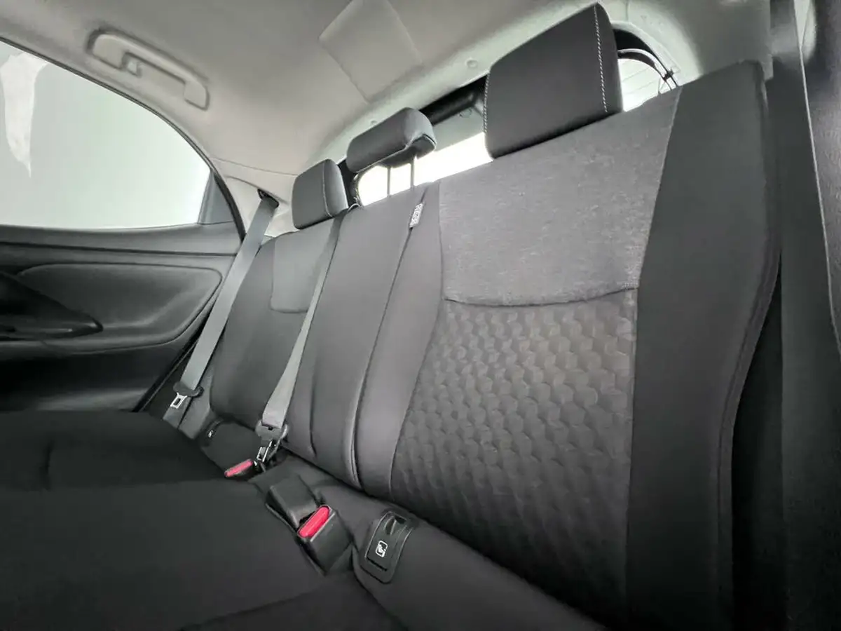2021-toyota-yaris-15-vvt-i-design-big-14