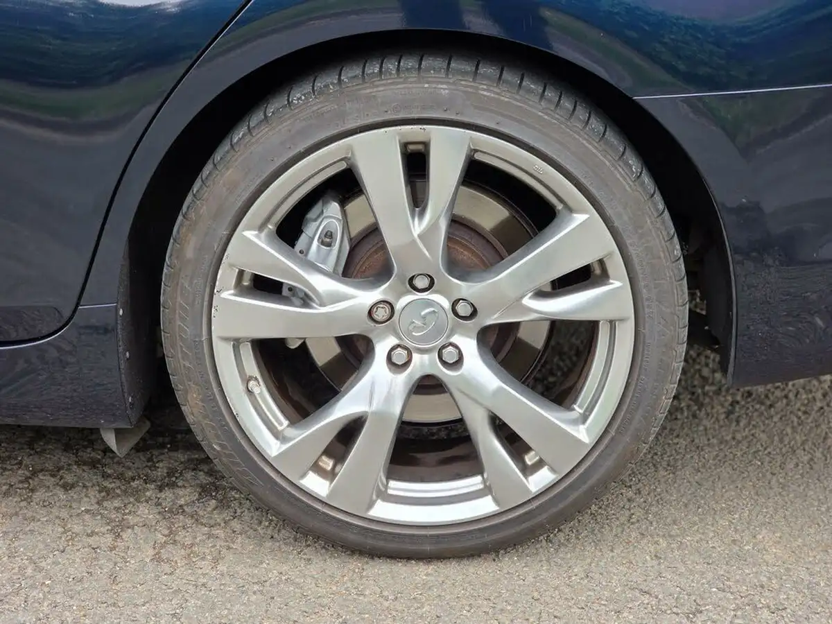 2016-infiniti-q70-37-sport-tech-big-46