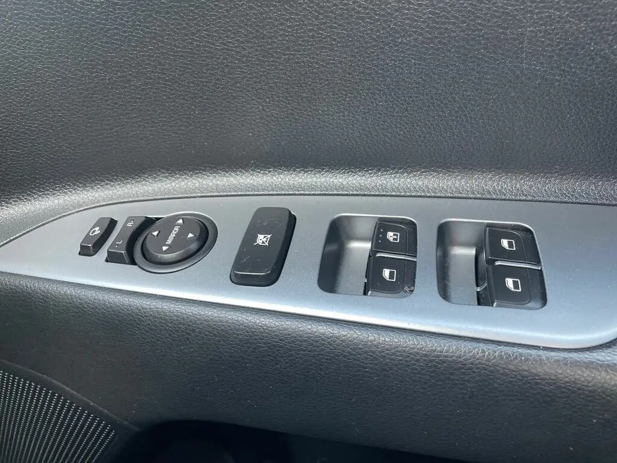 2024-kia-stonic-10-t-gdi-gt-line-98bhp-dct-big-17