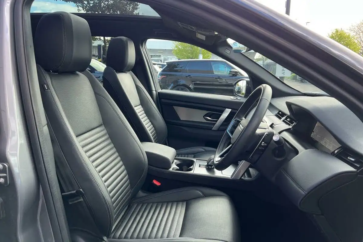 2024-land-rover-discovery-sport-15-p300e-dynamic-se-big-34