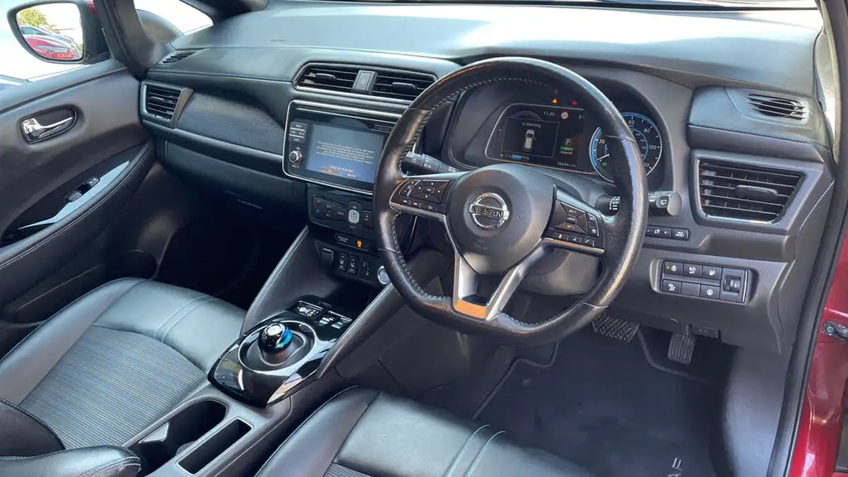 2018-nissan-leaf-e-n-connecta-big-8