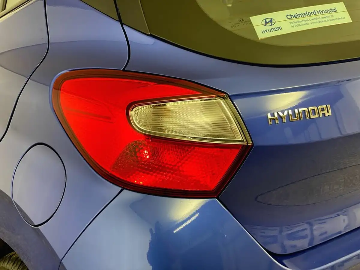 2021-hyundai-i10-10-se-connect-big-36
