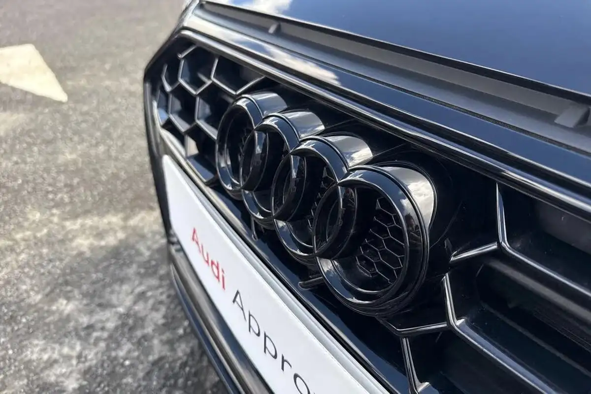 2024-audi-a4-avant-20-35-tdi-black-edition-big-23