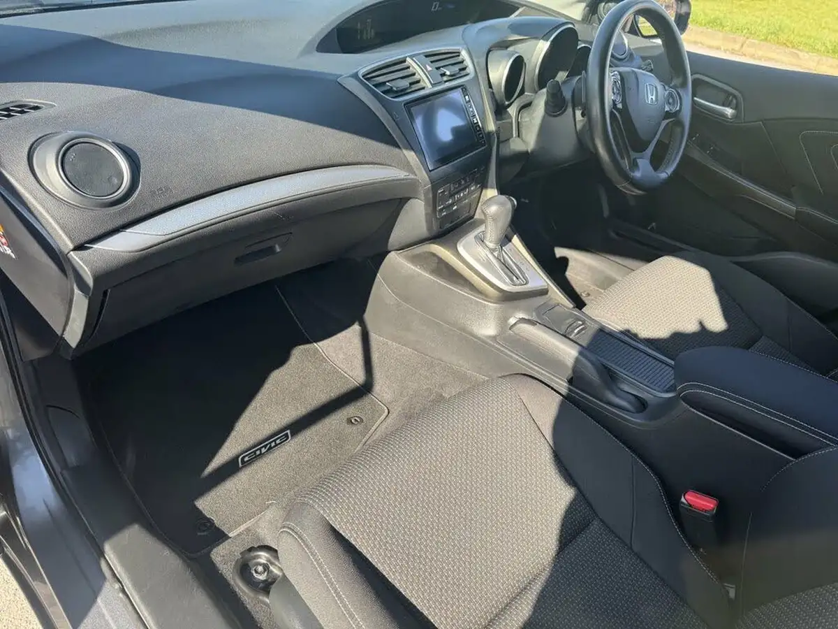 2017-honda-civic-18-i-vtec-se-plus-navi-hatchback-auto-big-25