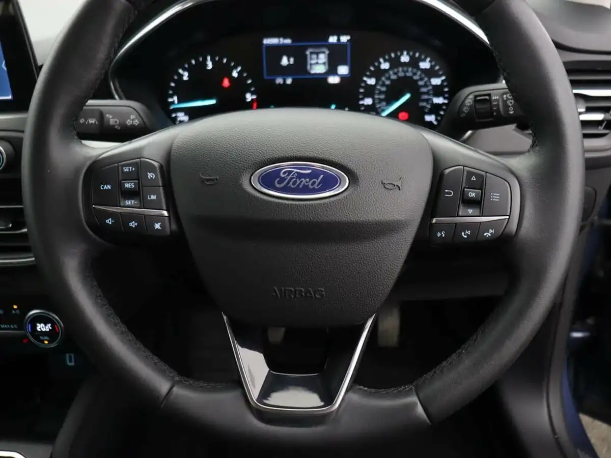 2020-ford-focus-big-25