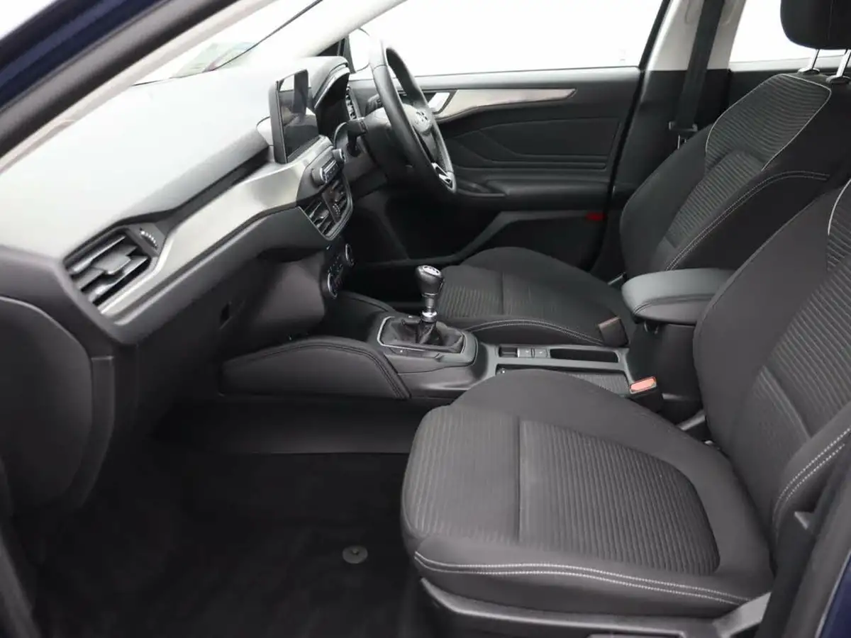 2020-ford-focus-big-8