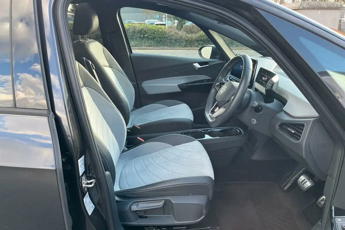 2022-volkswagen-id3-e-family-204ps-performance-big-24