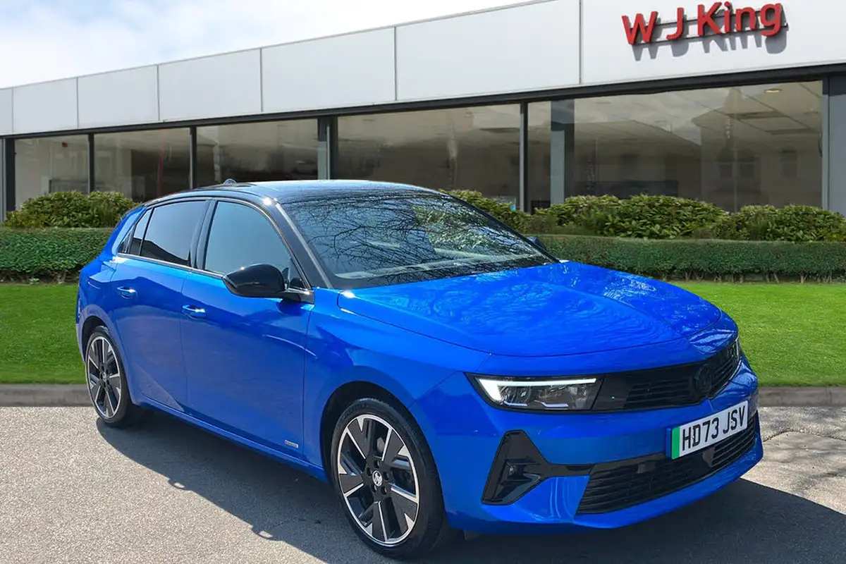 2024-vauxhall-astra-e-ultimate-hatchback-big-0
