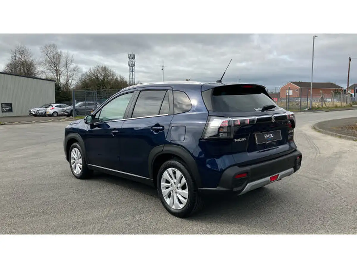 2023-suzuki-s-cross-15-motion-big-26