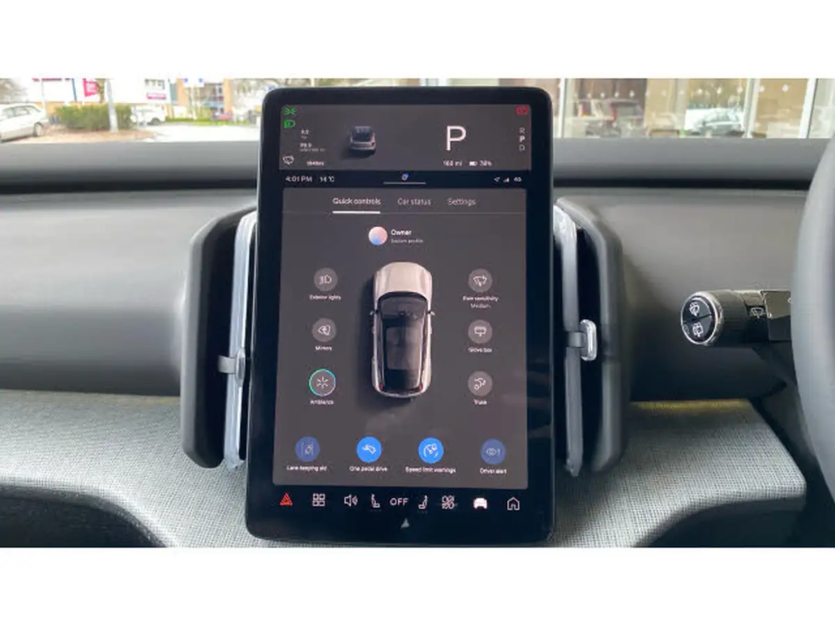 2024-volvo-ex30-e-twin-plus-big-26