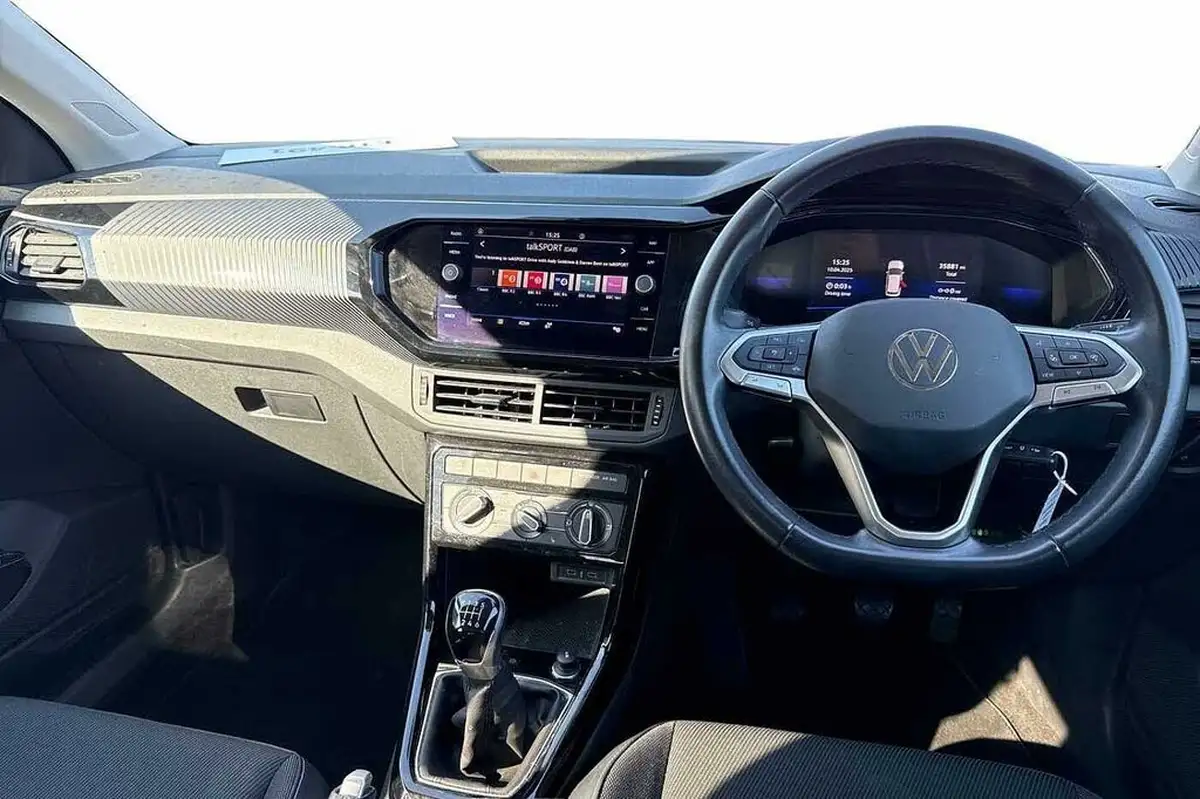 2022-volkswagen-t-cross-10-tsi-black-edition-110ps-big-9