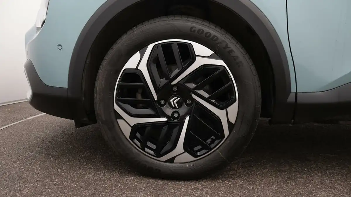 2023-citroen-c4-15bluehdi-shine-plus-big-18