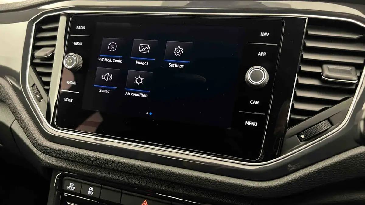 2019-volkswagen-t-roc-16tdi-r-line-big-40