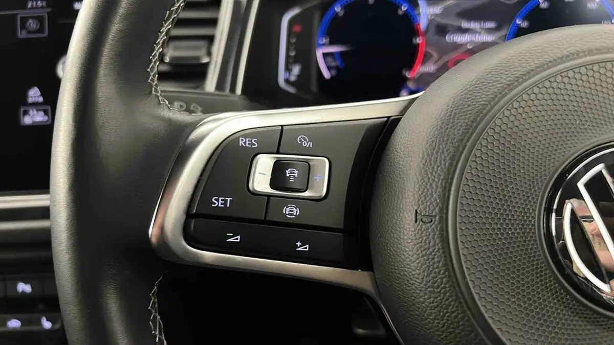 2019-volkswagen-t-roc-16tdi-r-line-big-16