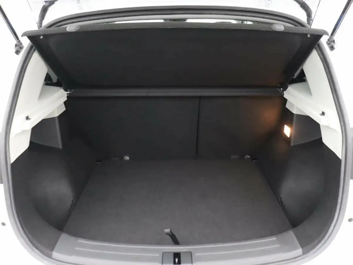 2023-mg-zs-suv-e-se-ev-176ps-big-17