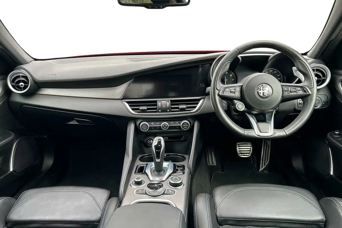 2022-alfa-romeo-giulia-20-veloce-big-8