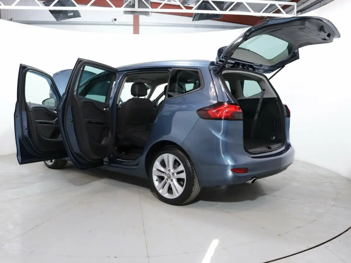 2014-vauxhall-zafira-tourer-20cdti-sri-big-50