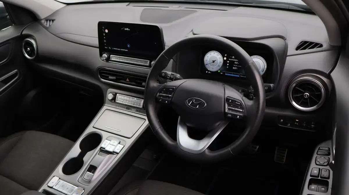 2022-hyundai-kona-e-premium-204ps-64kwh-7kw-obc-big-9