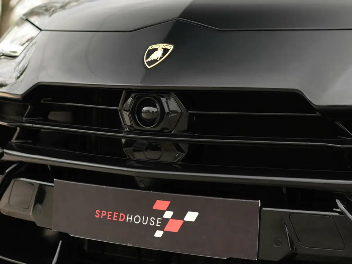 2024-lamborghini-urus-40-no-trim-big-27