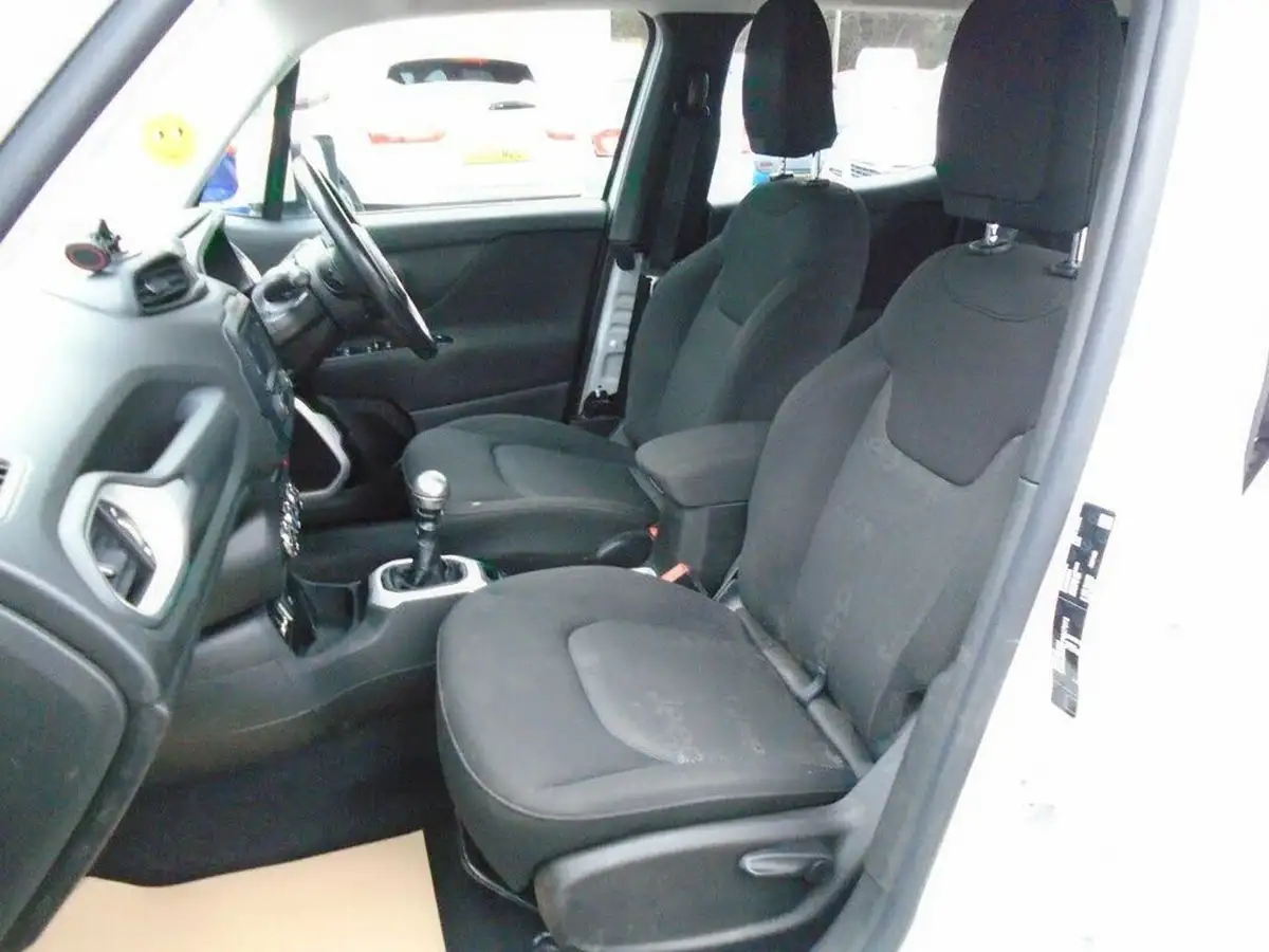 2016-jeep-renegade-14-multiair-ii-longitude-big-11