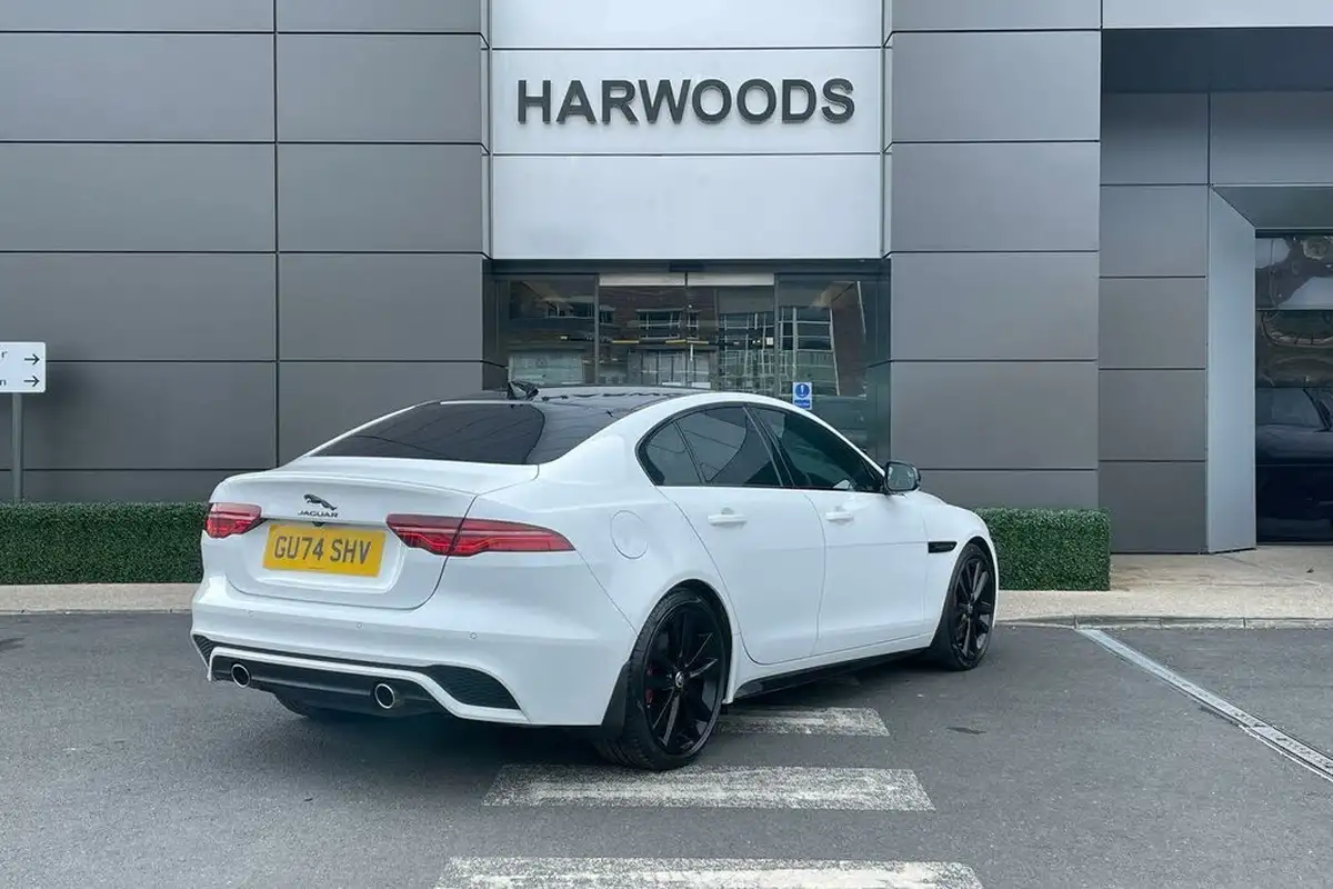 2024-jaguar-xe-20-p250-r-dynamic-hse-black-big-5