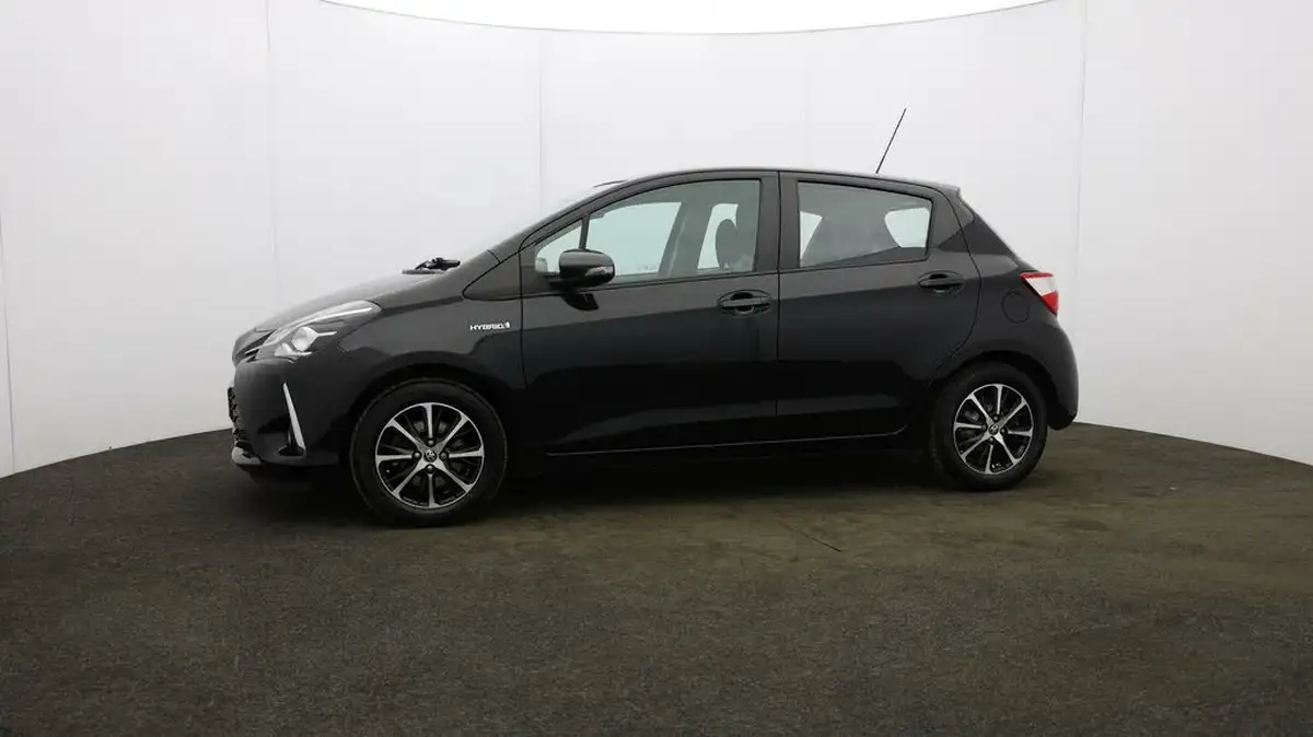 2018-toyota-yaris-15-vvt-i-icon-tech-98bhp-hybrid-1497cc-e-cvt-big-25